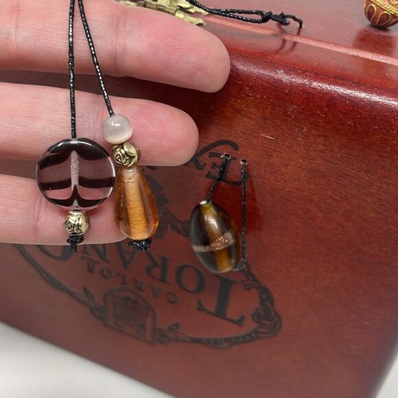 New! Unique Boutique Upcycled cigar box purse - Picture 7 of 14